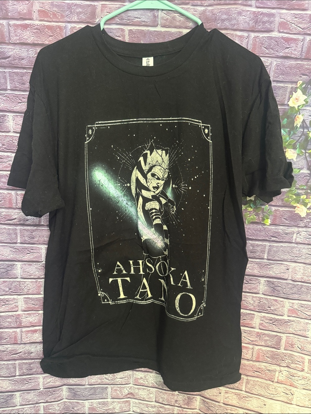 Black Ahsoka Tano Graphic Tee worn twice men women unisex large Star Wars Disney